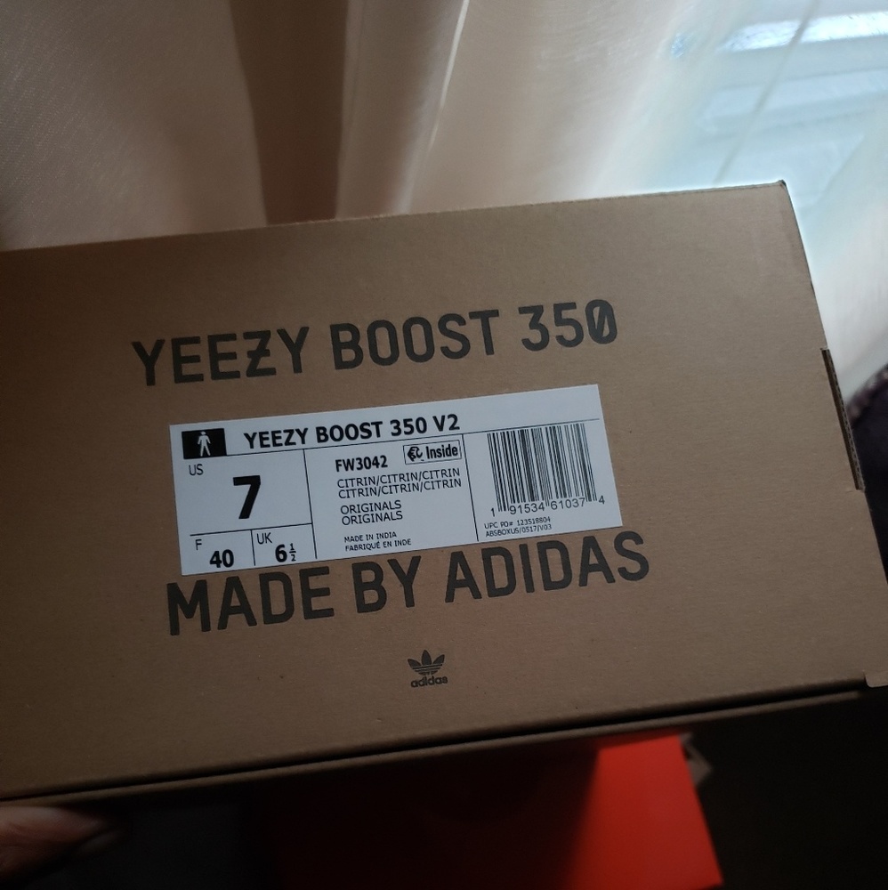 Yeezy Citrin non reflective